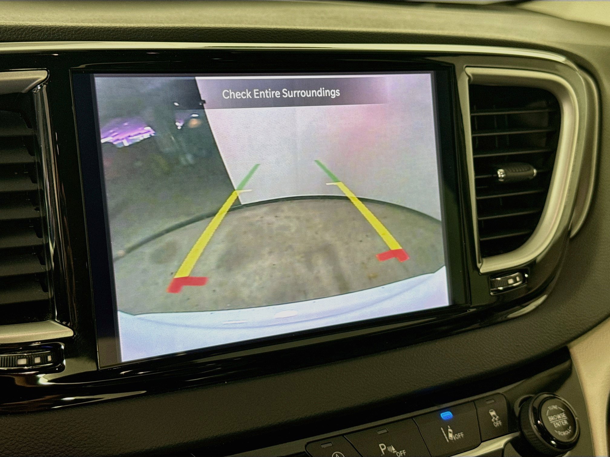 Used 2023 Chrysler Pacifica Touring-L FWD image 14