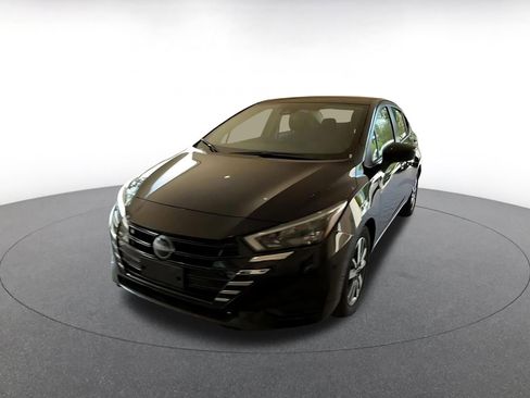 Used 2025 Nissan Versa SV image 7