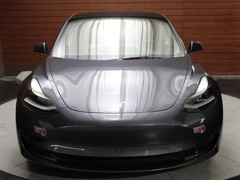 Used 2023 Tesla Model 3 Standard Range image 2