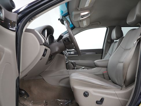 Used 2011 Jeep Grand Cherokee Laredo image 21