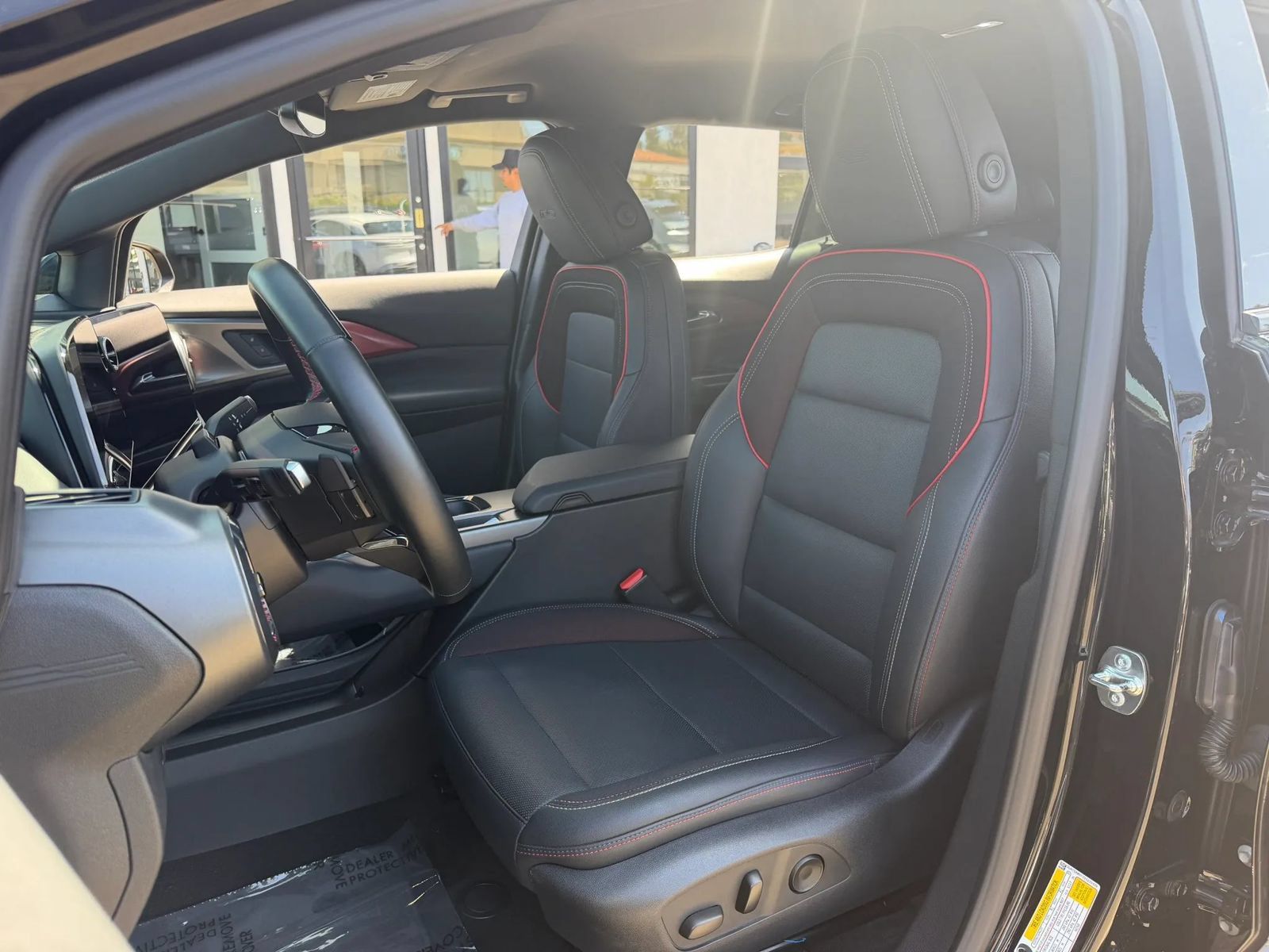 Used 2024 Chevrolet Equinox EV RS FWD image 10