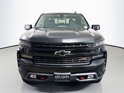Used 2021 Chevrolet Silverado 1500 LT Trail Boss w/ Convenience Package II image 2