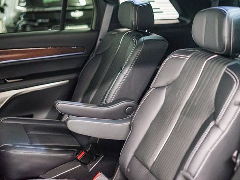 Used 2026 Cadillac Vistiq Sport image 20