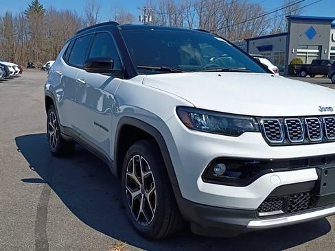 Used 2026 Jeep Compass Limited AWD/4WD image 3