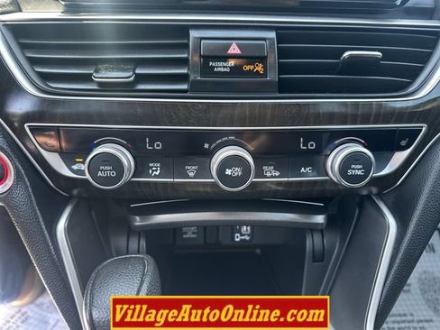 Used 2018 Honda Accord EX image 19