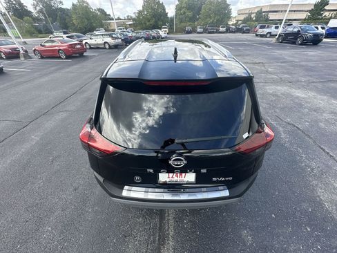 Certified 2022 Nissan Rogue SV w/ SV Premium Package image 32