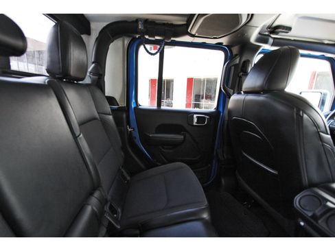 Used 2023 Jeep Gladiator Sport AWD/4WD image 13