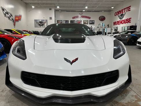 Used 2015 Chevrolet Corvette Z06 w/ 3LZ Preferred Equipment Group RWD image 22