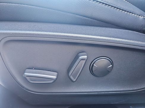 Used 2022 Ford Escape Titanium w/ Class II Trailer Tow Package image 8