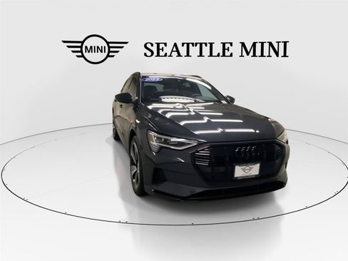 Used 2023 Audi e-tron Premium Plus w/ Premium Plus Package AWD/4WD image 3