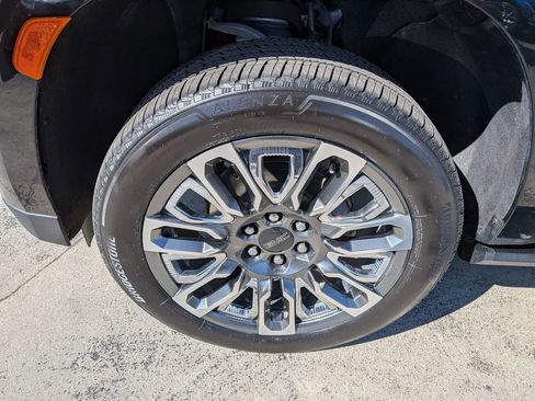 Certified 2024 GMC Yukon Denali Ultimate AWD/4WD image 6