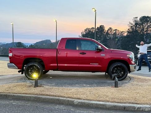 Used 2019 Toyota Tundra SR5 w/ SR5 Upgrade Package image 8