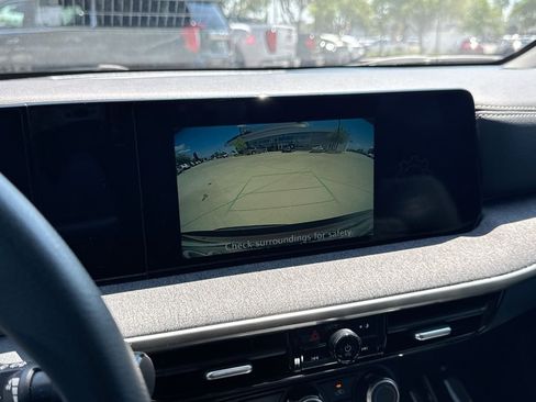 Used 2025 Nissan Kicks SV AWD/4WD image 27