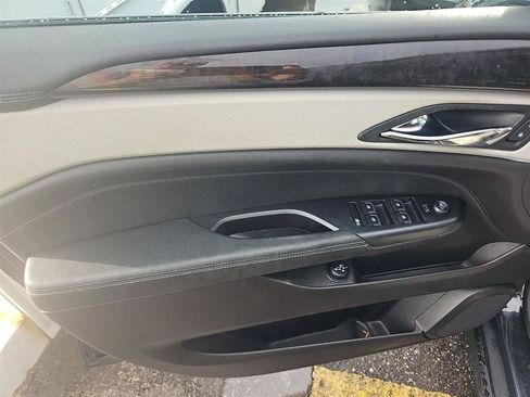 Used 2016 Cadillac SRX Luxury AWD/4WD image 9