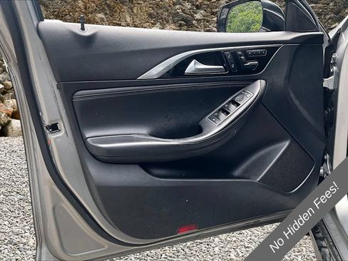 Used 2018 INFINITI QX30 AWD image 19
