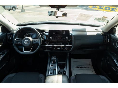 Used 2024 Nissan Pathfinder SV w/ SV Premium Package FWD image 33