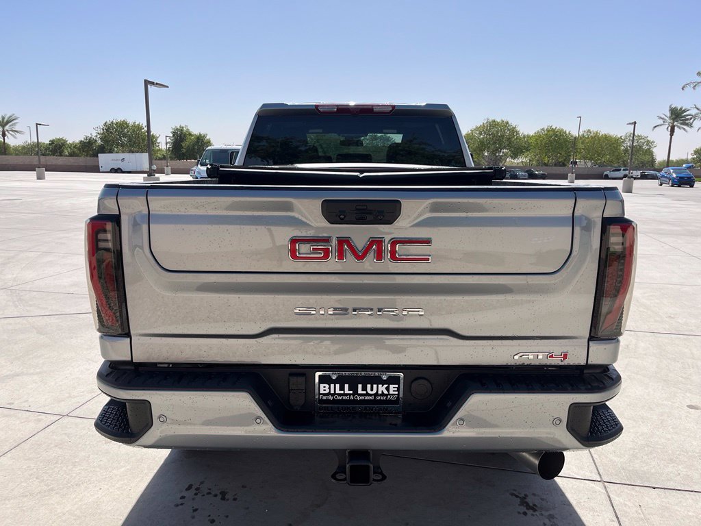 Used 2026 GMC Sierra 2500 AT4 AWD/4WD image 5