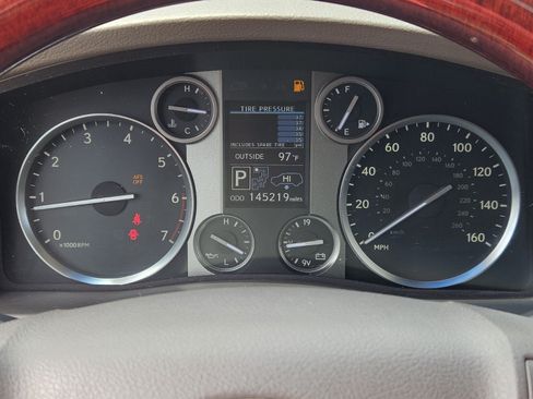 Used 2013 Lexus LX 570 4WD w/ Luxury Pkg image 24