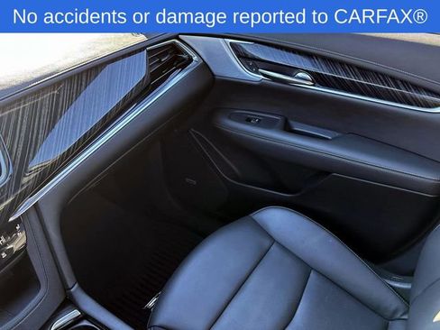 Used 2024 Cadillac XT6 Premium Luxury image 32