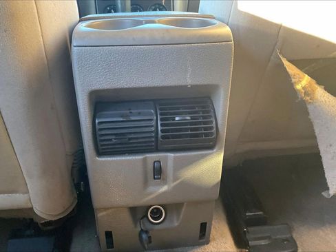 Used 2006 Ford Explorer XLT image 31