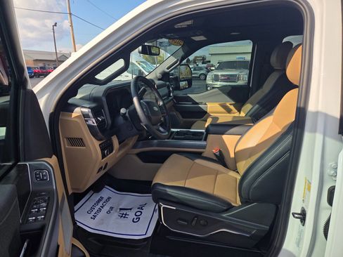 Used 2024 Ford F350 Lariat w/ Lariat Ultimate Package image 9