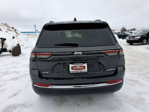 New 2025 Jeep Grand Cherokee Laredo image 7