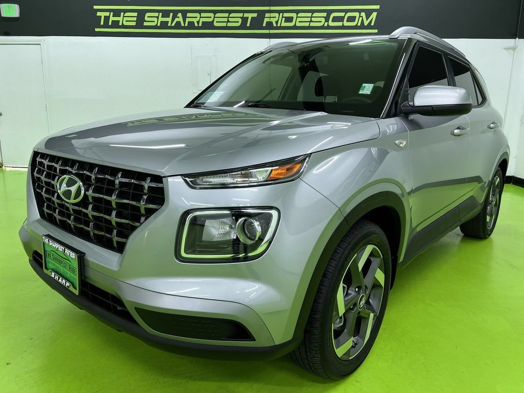 Used 2024 Hyundai Venue SEL FWD image 5