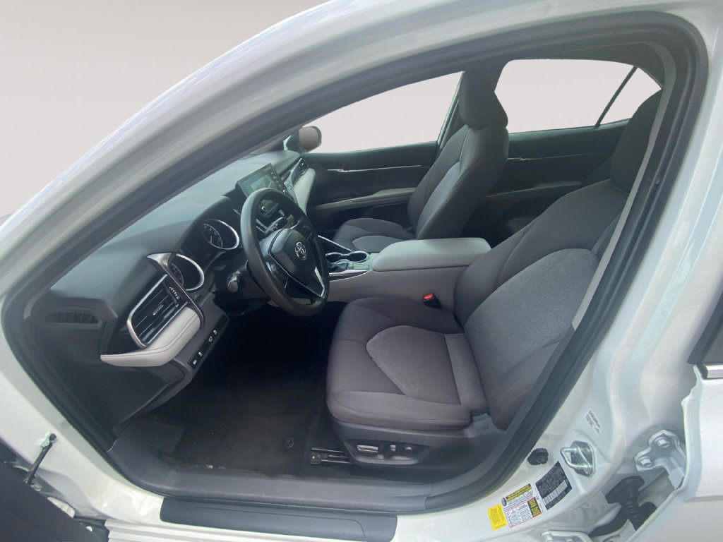 Used 2023 Toyota Camry LE FWD image 4