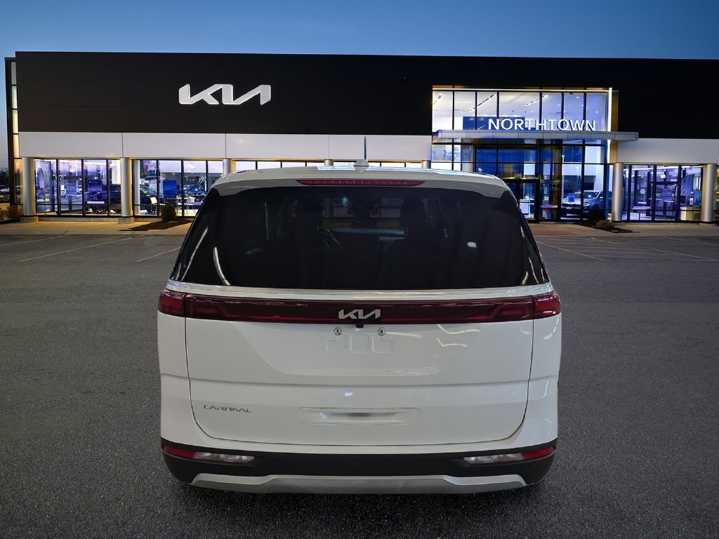 Certified 2023 Kia Carnival EX FWD image 6