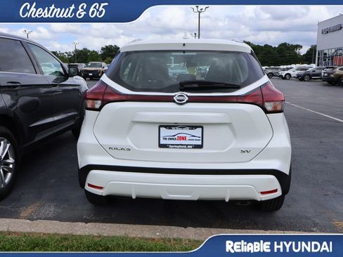 Used 2021 Nissan Kicks SV FWD image 19