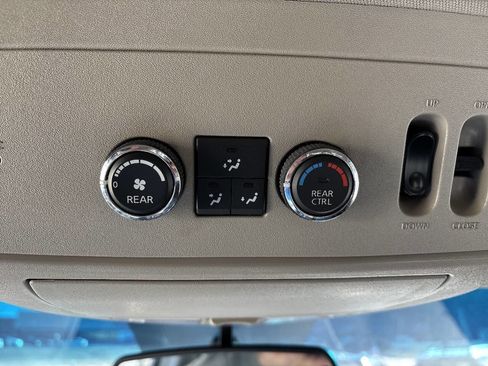 Used 2010 INFINITI QX56 4WD w/ Technology Pkg image 34