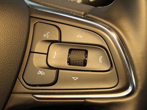 Used 2025 Buick Envista Avenir FWD image 22
