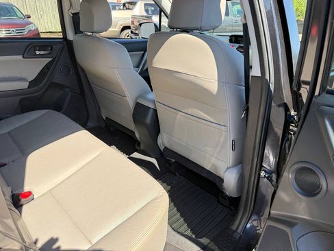 Used 2015 Subaru Forester 2.5i Limited AWD/4WD image 30