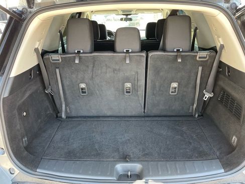 Used 2022 Nissan Pathfinder SV image 8