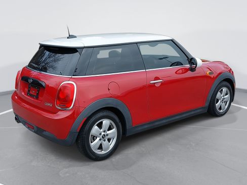 Used 2016 MINI Cooper 2-Door Hardtop image 5