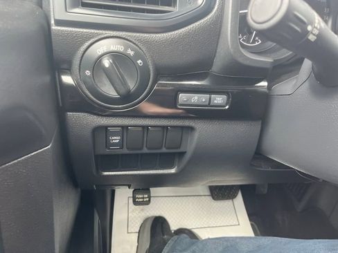 Used 2023 Nissan Titan SV image 14