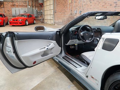 Used 2008 Chevrolet Corvette Convertible w/ Preferred Equipment Group RWD image 42