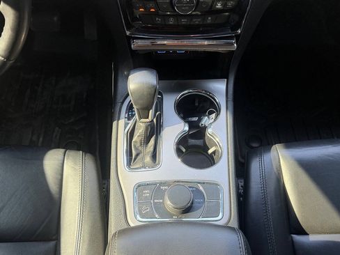 Used 2022 Jeep Grand Cherokee Limited AWD/4WD image 13
