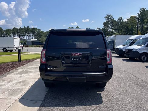 Used 2017 GMC Yukon SLE w/ SLE Value Package image 7
