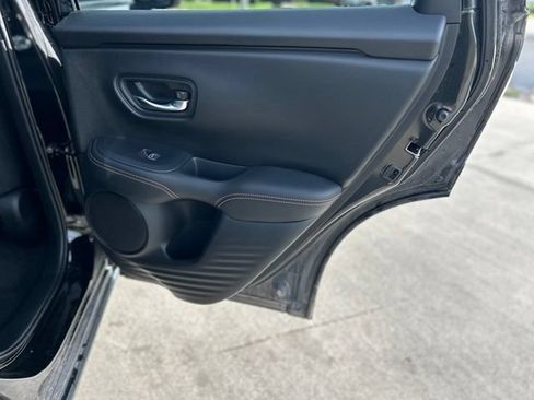 Used 2025 Honda HR-V Sport image 29