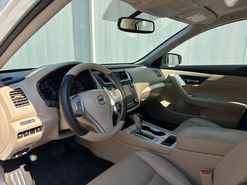Used 2017 Nissan Altima 2.5 SL w/ 2.5 Technology Package FWD image 7