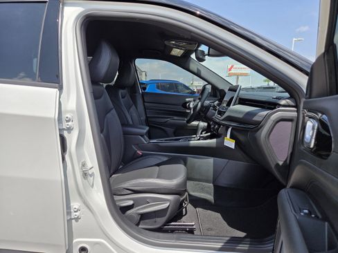 New 2026 Jeep Compass Limited image 19