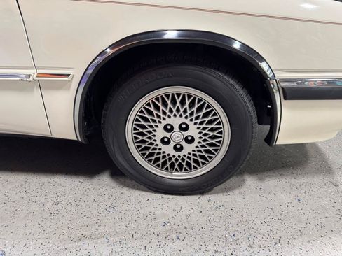 Used 1990 Chrysler TC by Maserati FWD image 27
