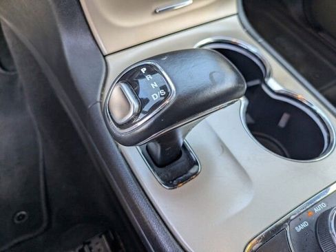 Used 2015 Jeep Grand Cherokee Limited w/ Trailer Tow Group IV image 28