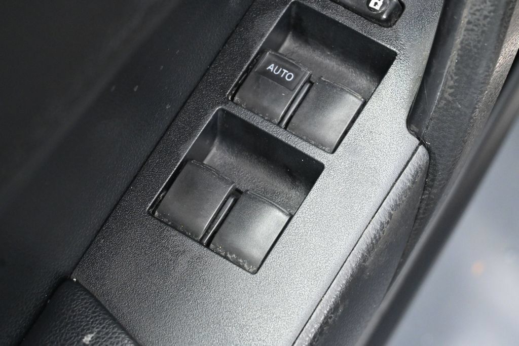 Used 2018 Toyota Corolla SE FWD image 12