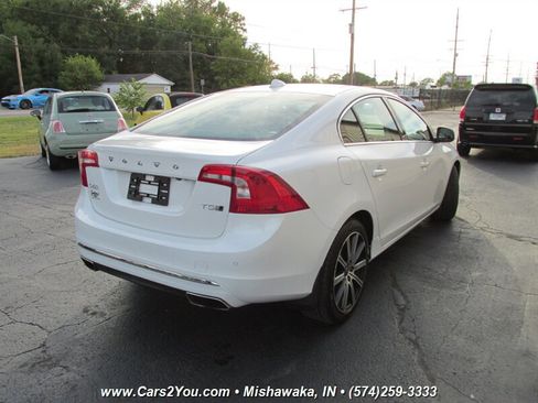 Used 2017 Volvo S60 T5 Inscription image 8