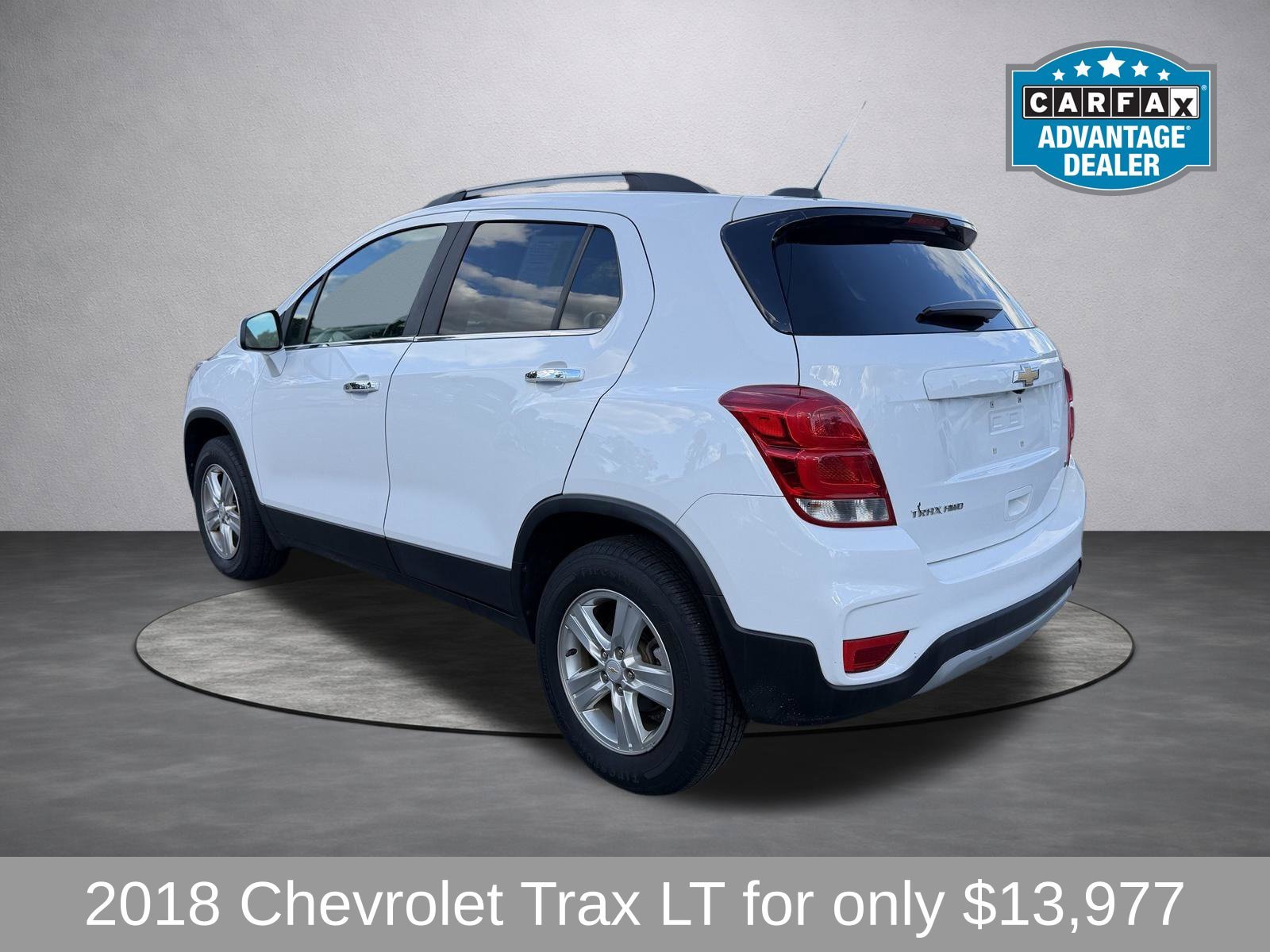 Used 2018 Chevrolet Trax LT w/ LT Convenience Package AWD/4WD image 3