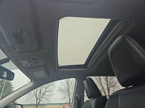 Used 2013 Toyota RAV4 Limited image 28