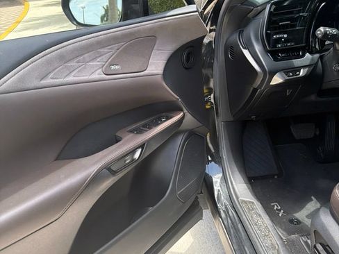 Used 2025 Lexus RX 450h AWD w/ Convenience Package image 2