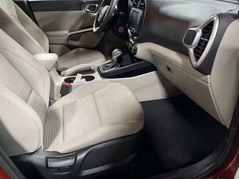 Used 2020 Kia Soul S image 12